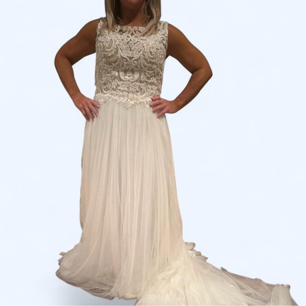 Ivory Lace Bridal Gown